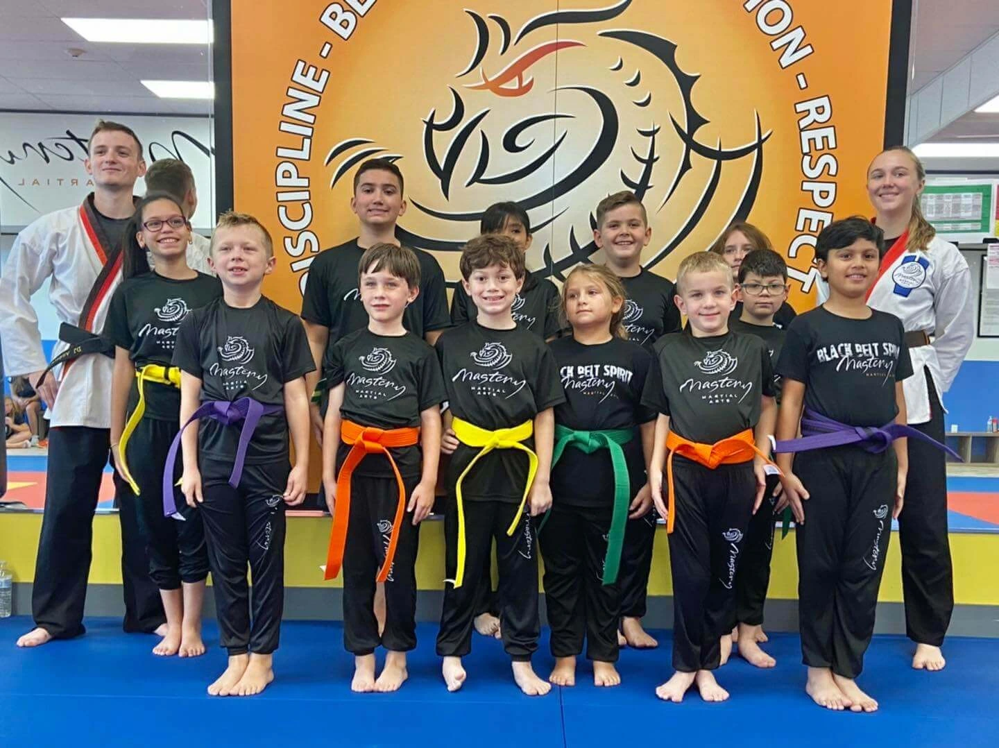 Kids Karate Class Posing for picutre